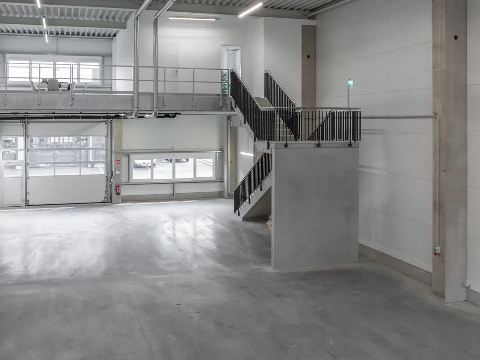 Modesta Real Estate vermittelt Unit D5 im Flexiparks Wien Nord an David Lengauer